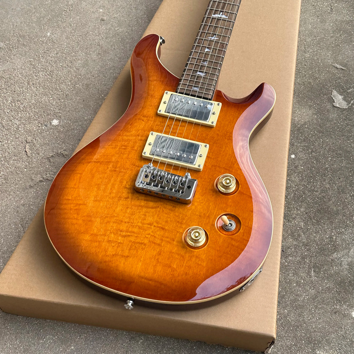 Guitarra eléctrica PRS Style Custom24, tapa Sunburst de arce flameado Tiger