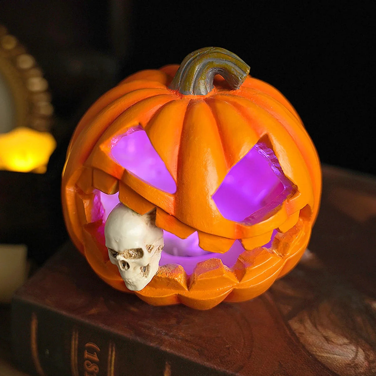 Linterna de calabaza de Halloween con luz LED, estatuas de calavera, adorno brillante de Jack-O-Lantern espeluznante para decoración de mesa de hogar, bar o casa embrujada