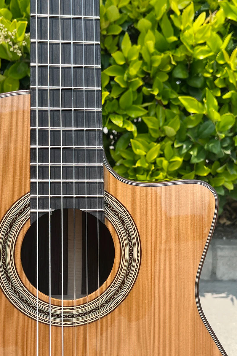 Guitarra Clásica Eléctrica Aiersi de Alta Calidad, Tapa de Cedro Macizo, Acabado Brillante, Cutaway, para Amantes de la Música