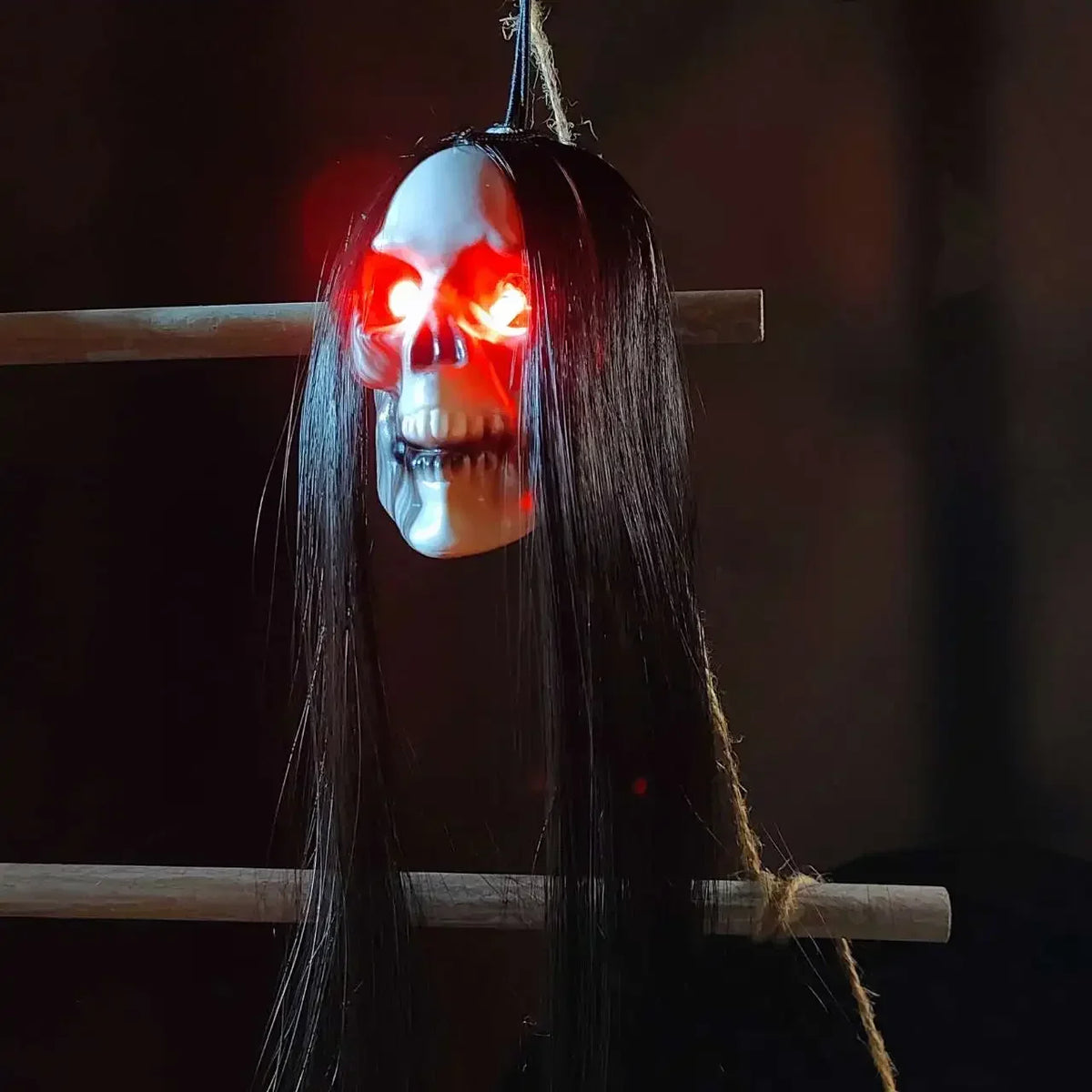 Halloween Ghost Skull with Long Hair Glowing Eyes Terror Skeleton Head Prop Haunted House Decoration for Party Outdoor Yard ﻿