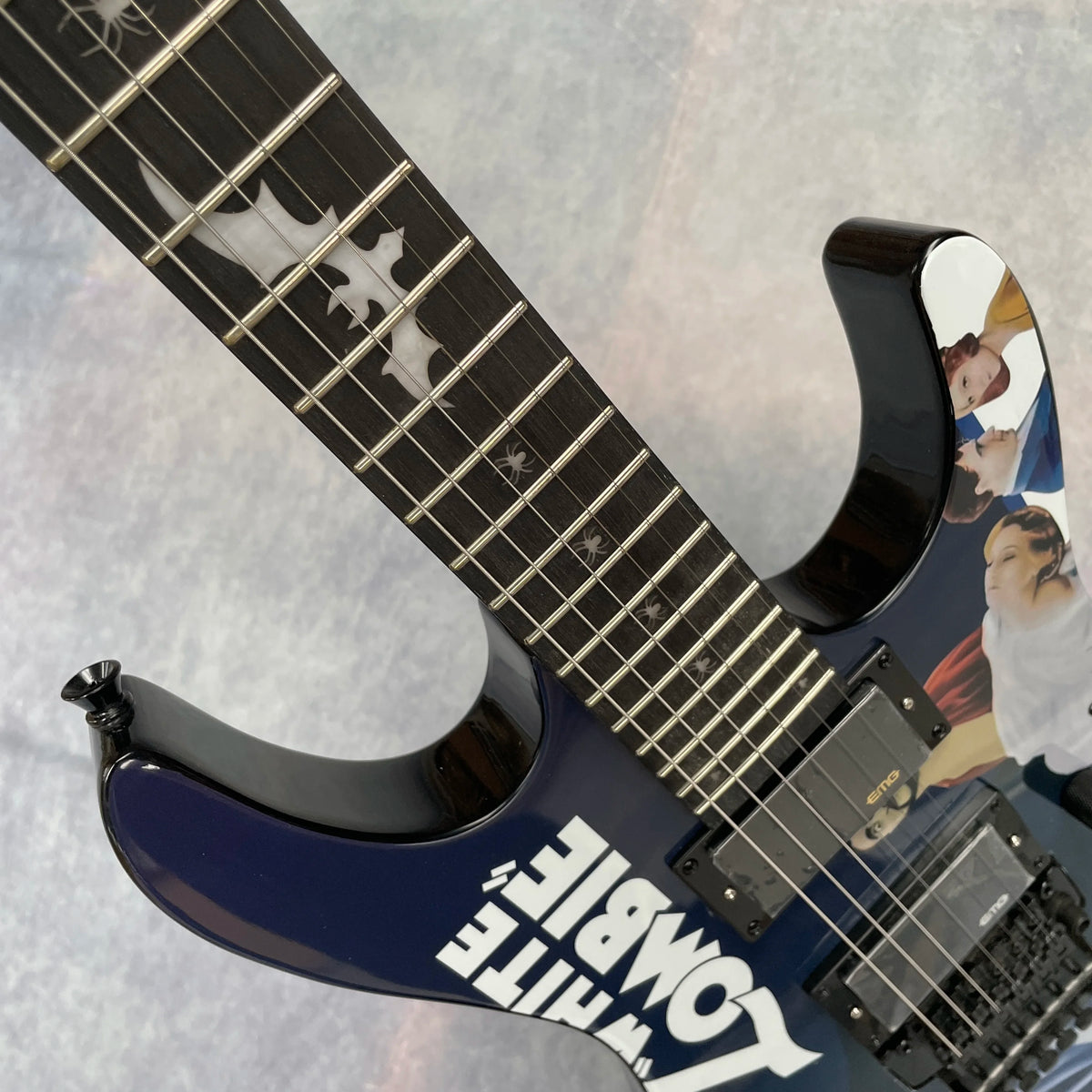 Guitarra eléctrica negra personalizada de 6 cuerdas, diapasón de palisandro, caoba, herrajes negros, guitarra eléctrica