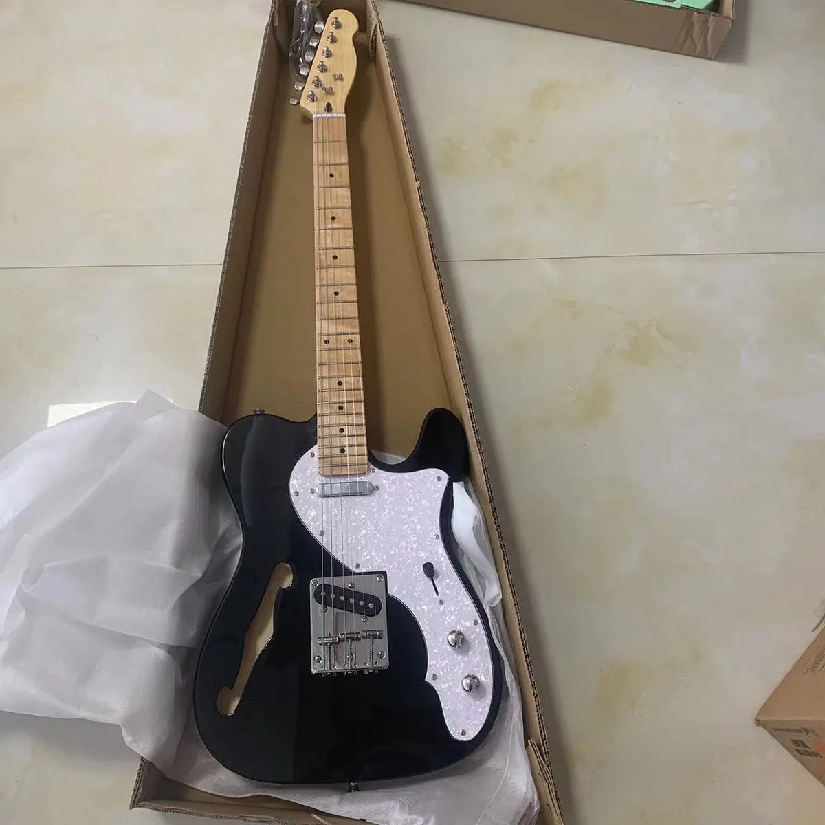 Guitarra eléctrica hueca de 6 cuerdas con pastillas pasivas SS 1V1T3W, 20 trastes, cuerpo de caoba y mástil de arce