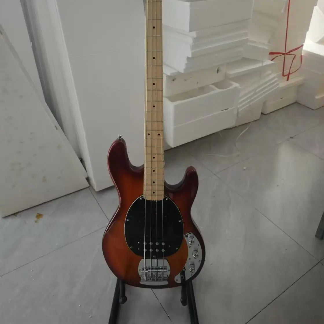 Bajo eléctrico de 4 cuerdas, color rosa, con pastillas pasivas, cuerpo de madera de caoba, mástil de arce, 22 trastes, 2V2T, para músicos.