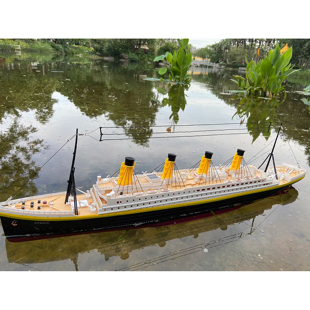 Barco Titanic a control remoto escala 1:325, yate de crucero RC grande de 32 pulgadas, embarcación RC con luz LED para lagos y piscinas para niños