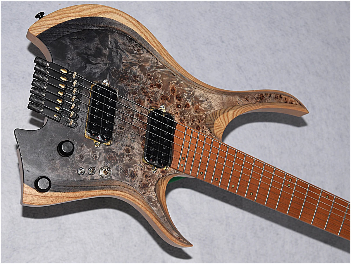 Guitarra eléctrica sin cabeza NK 2026 con trastes en abanico, 7 cuerdas, cuello con unión en cuña, color negro, cuello de arce tostado de 5 capas