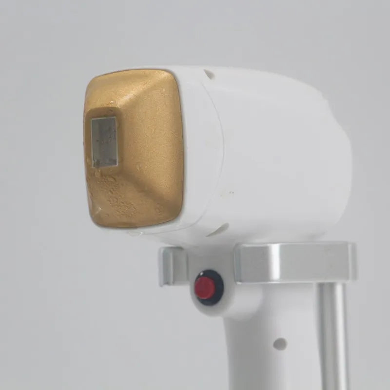 Dispositivo portátil de depilación láser con diodo de triple longitud de onda (755/808/1064 nm) y tecnología de enfriamiento por hielo. Depilación indolora. Certificación CE.