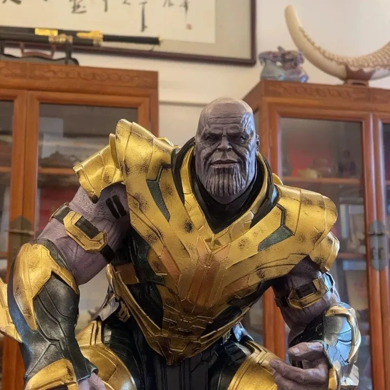 1/4 Figura de Los Vengadores Thanos en postura sentada, modelo de anime de resina con succión magnética, adorno de escritorio, decoraciones, juguetes para niños