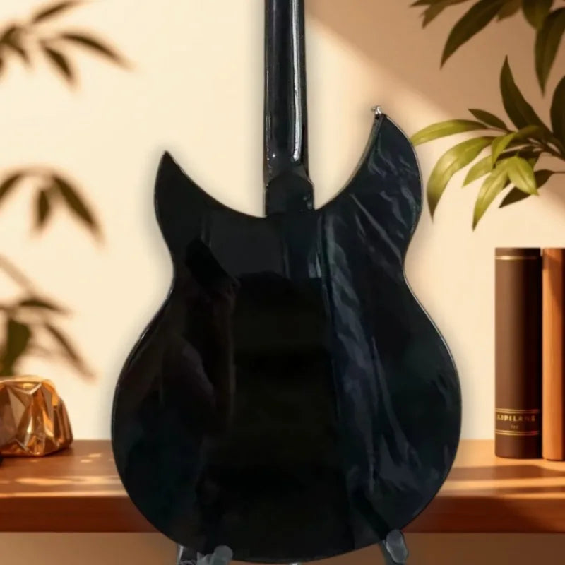 Guitarra eléctrica negra de 6 cuerdas, estilo 330, semihueca, con púas blancas, pastillas HH y puente de trémolo, ideal para rock, pop y escenarios. ¡Gran oferta!