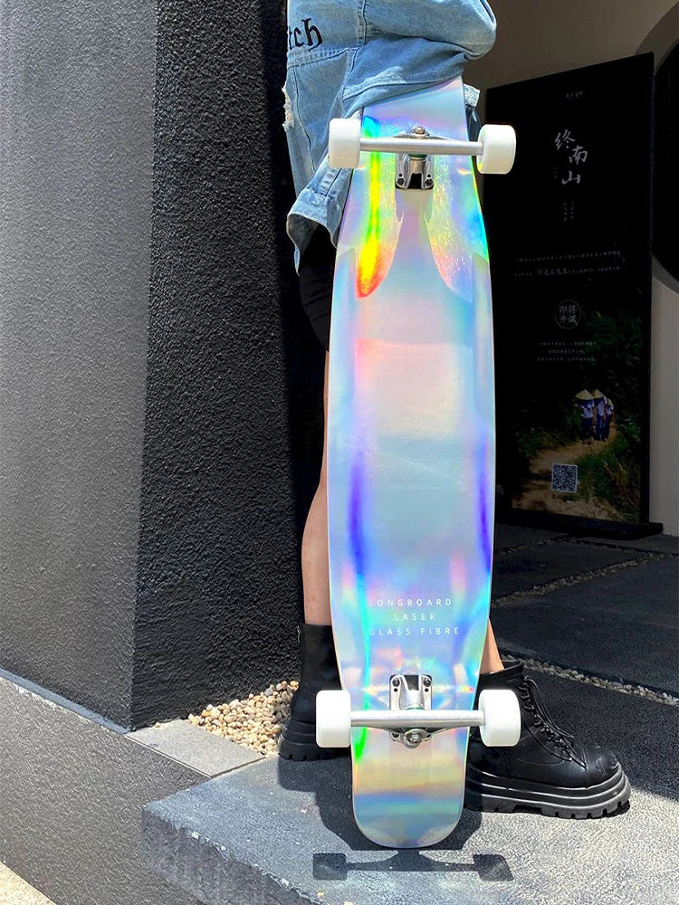 Longboard con Patrón Láser, Tabla de Skate Profesional de Fibra de Vidrio, Ligera, Delgada y Flexible, Tabla de Baile Freestyle para Principiantes