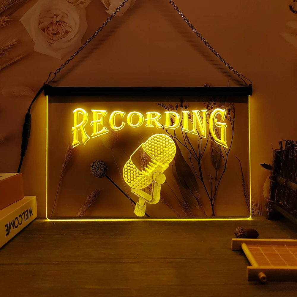 Letrero de neón LED rectangular colgante con texto «RECORDING» y micrófono, luz amarilla