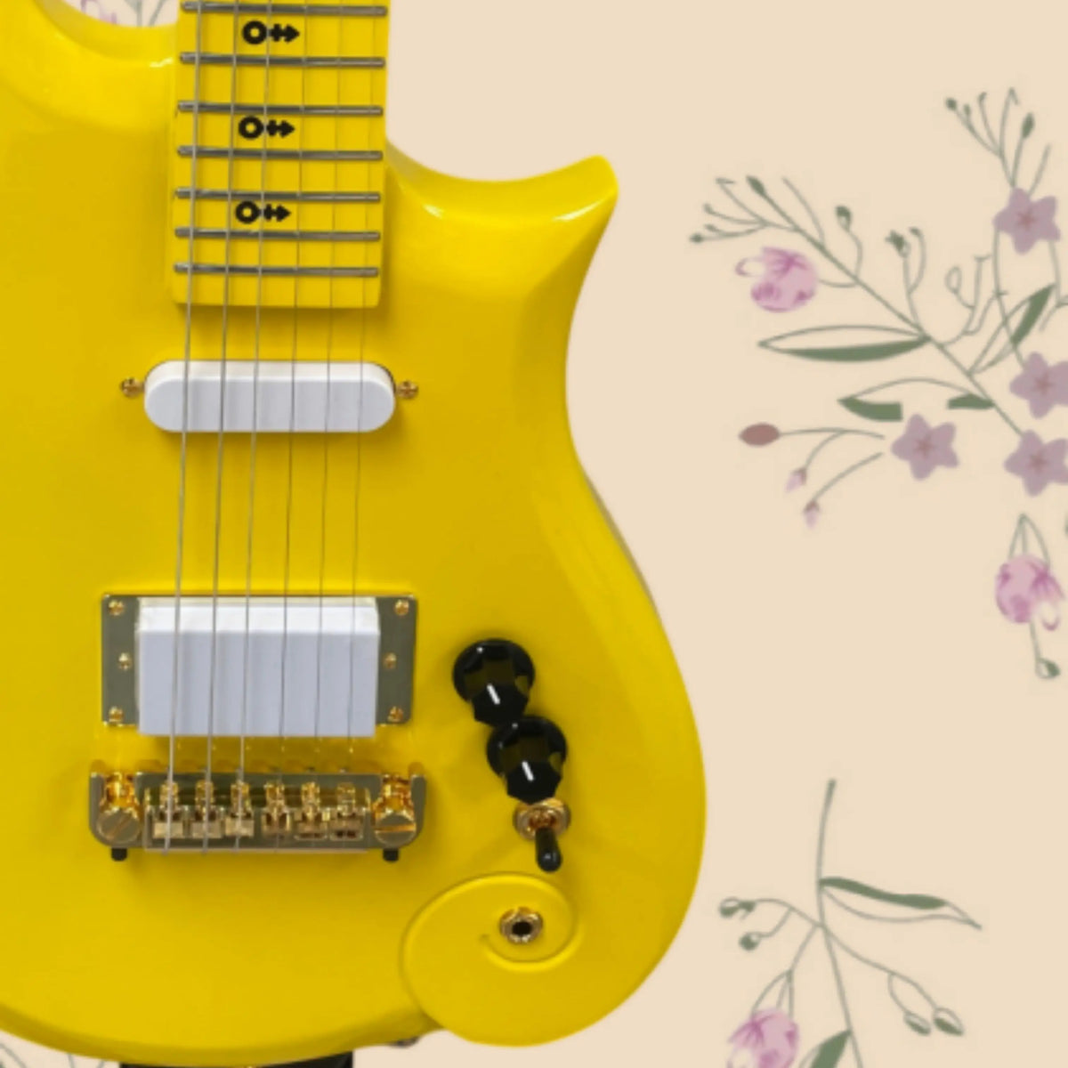 Guitarra eléctrica de 6 cuerdas, acabado en amarillo brillante, herrajes dorados, guitarras con dos perillas negras, ideal para guitarristas principiantes e intermedios.