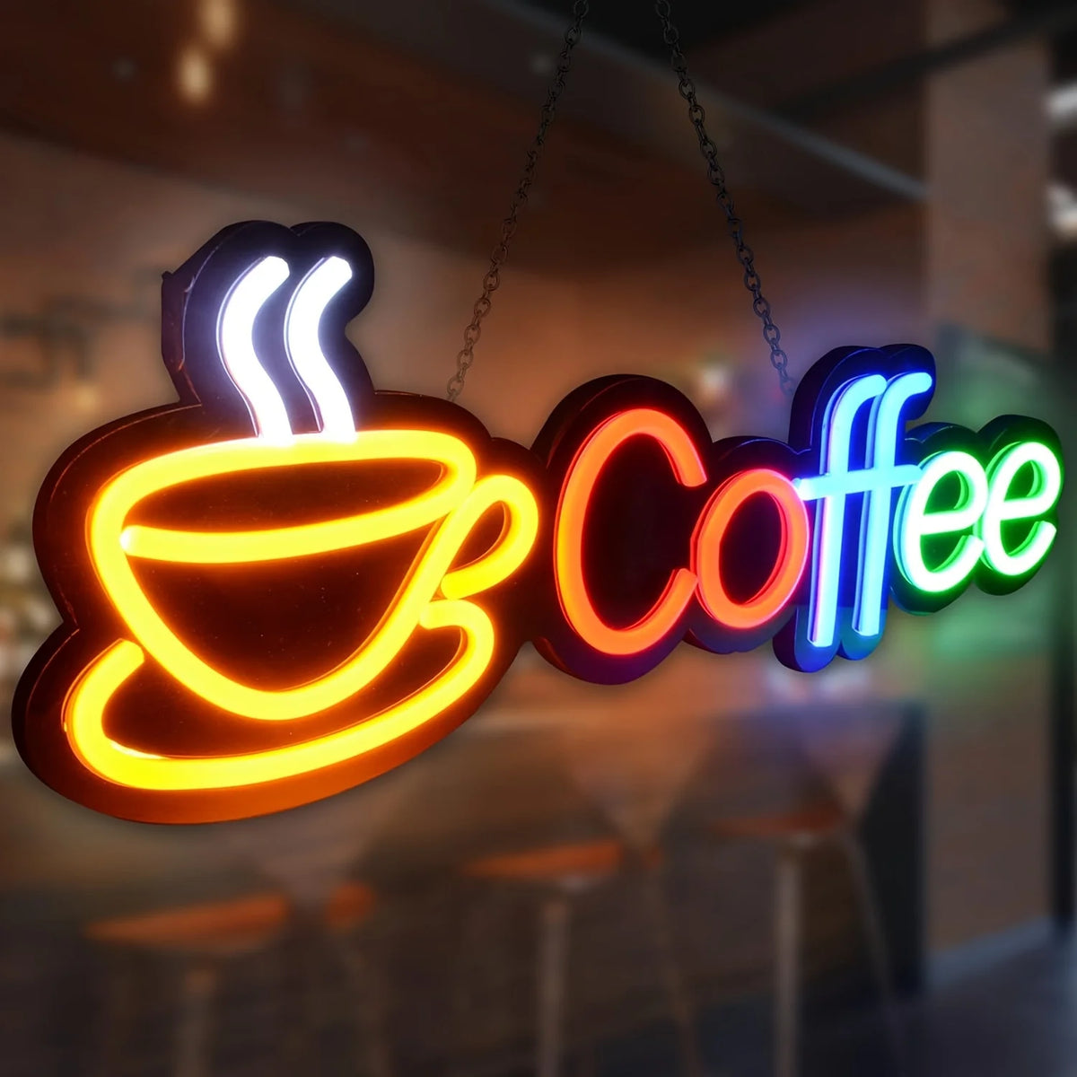 Letrero de neón Coffee con taza y texto, luces naranjas y azuladas en pared