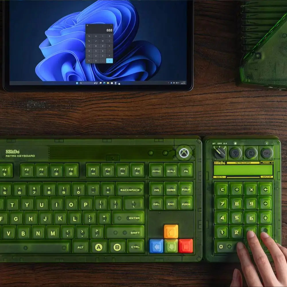 Teclado Numérico Mecánico Retro 18 de 8BitDo, con Licencia Xbox, Transparente Verde, Bluetooth 2.4G, Cableado, Intercambiable en Caliente, Modo Calculadora para Windows