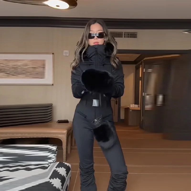Traje de esquí cálido para mujer, mono de una sola pieza con capucha, cuello de piel, manga larga, corte ajustado en la cintura, ideal para actividades de invierno al aire libre y para practicar snowboard.