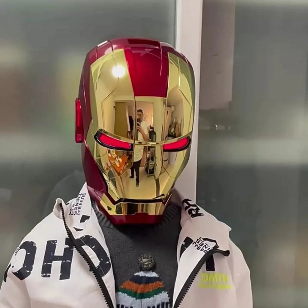 1/1 Casco de Iron Man, modelos Mk5, Mk50 y Mk17. Casco que se puede usar y transformar, con activación por voz de Jarvis y apertura y cierre eléctricos. Artículo de colección.