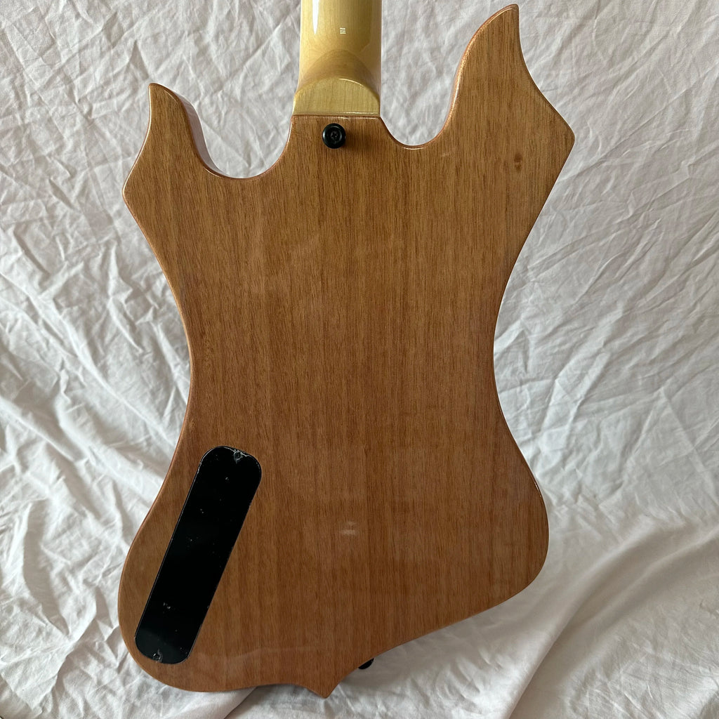 Guitarra eléctrica estilo Warlock, con diseño de remolino azul y negro, borde natural, 6 cuerdas, cuerpo sólido, guitarra de metal pesado.