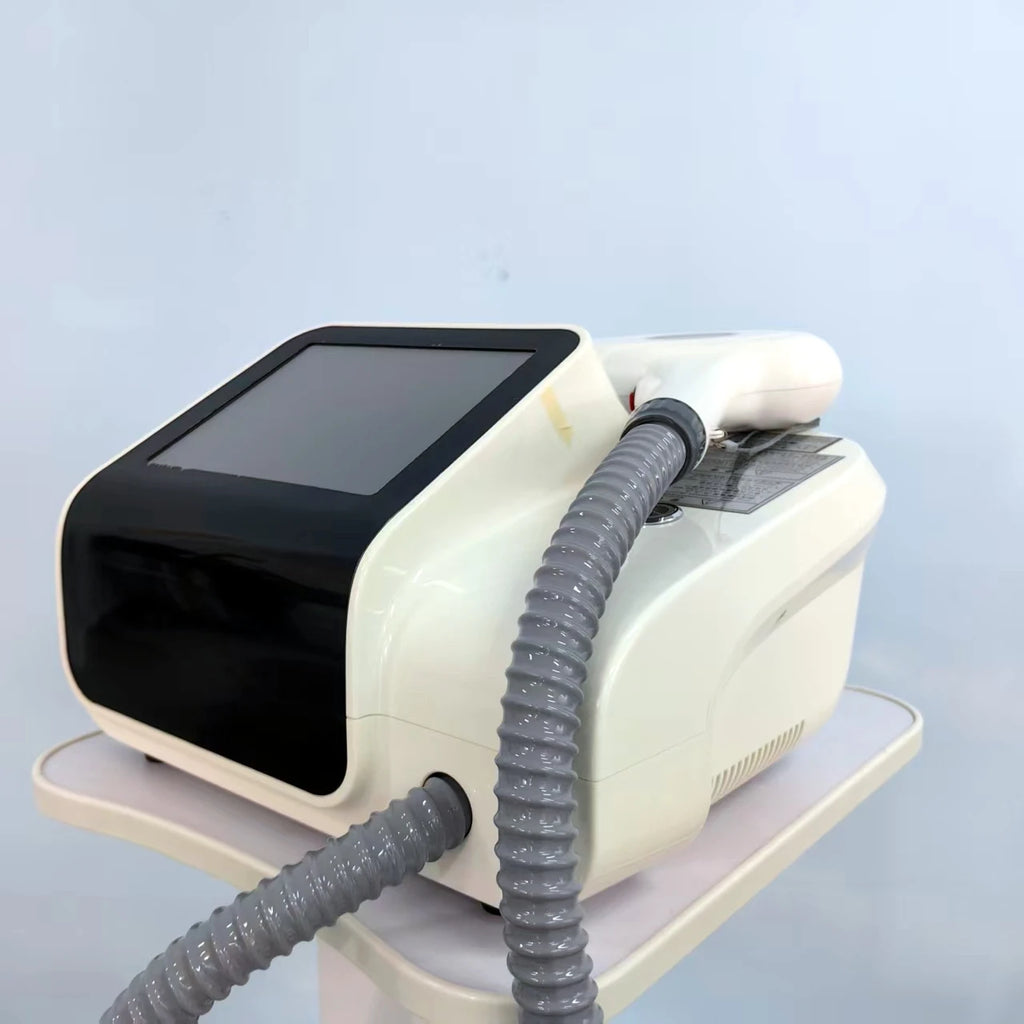 Máquina de depilación láser con diodo de tamaño reducido, 3 longitudes de onda (755 nm, 808 nm, 1064 nm), con sistema de refrigeración por hielo, equipo profesional para salones de belleza.