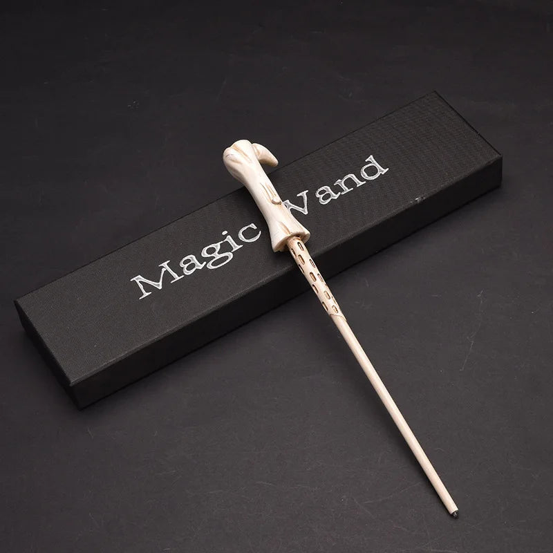 La varita luminosa de Harry Potter, la serie de varitas mágicas de Hogwarts y la varita mágica de Hermione Granger son accesorios de juego de rol para magos.