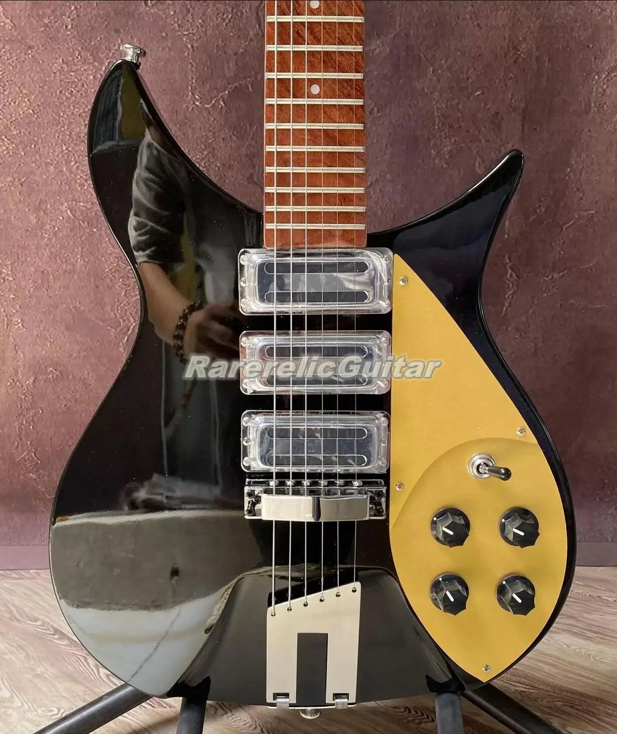 Guitarra Eléctrica Negra de 6 Cuerdas 325, Cuerpo de Palisandro, 3 Mini Pastillas, Golpeador Dorado