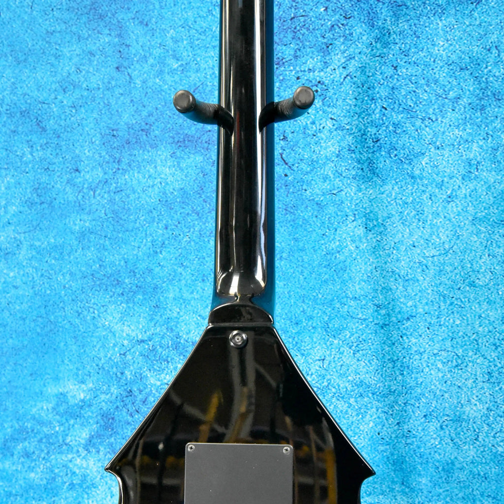 Guitarra eléctrica con forma en V, protector de cuerdas de aluminio cepillado, pastillas pasivas, trémolo con doble sistema de bloqueo, 24 trastes, 648 mm, nueva.
