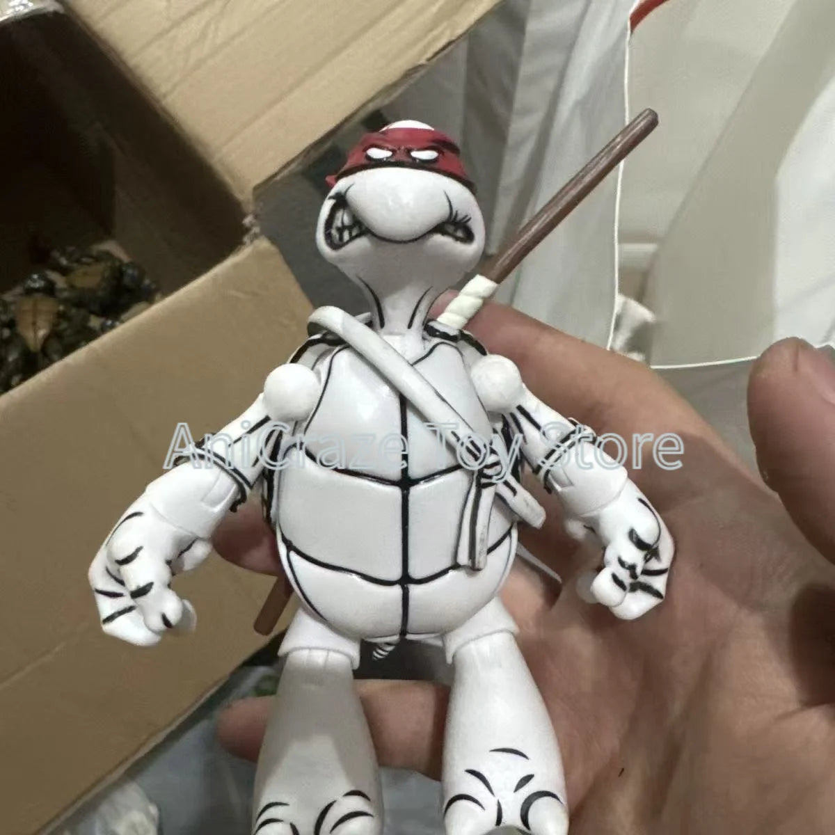 Figura de acción y estatua de colección TMNT NECA, reportera con ropa amarilla, Splinter y soldado del Clan del Pie en blanco y negro, modelo de juguete, regalo