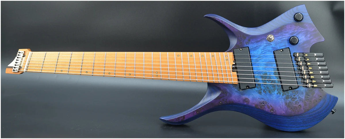Guitarra NK 2026 con trastes en forma de abanico, 8 cuerdas, cuello con unión en forma de cuña, guitarra eléctrica sin cabeza, color morado y azul, cuello de arce.