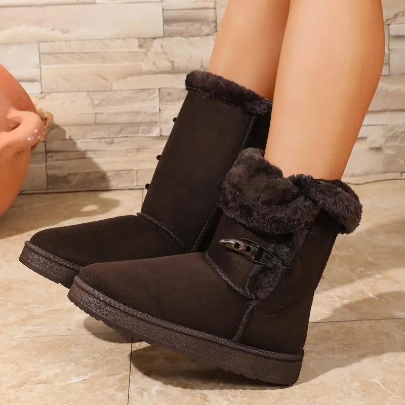 Botas de nieve de ante con botón de cuerno clásico de la marca, botas de media caña de felpa cálida para mujer, invierno 2026, botines altos de piel esponjosa para mujer