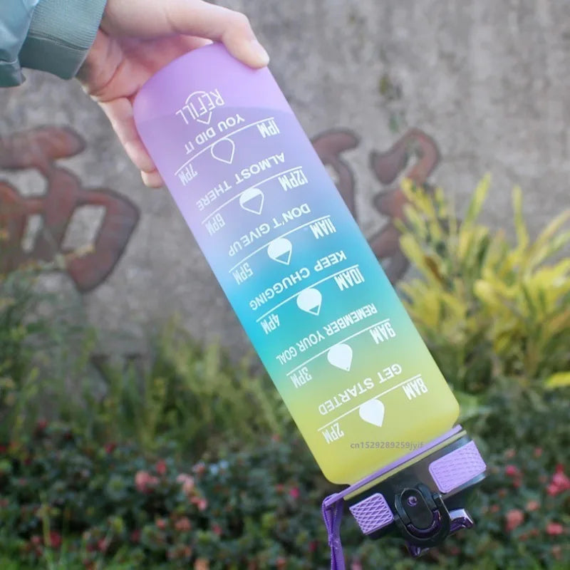 Botella de Agua de Plástico de 1000 ml con Degradado de Color y Pajita, Botella de Agua Deportiva a Prueba de Fugas para Viajes al Aire Libre, Fitness y Ciclismo