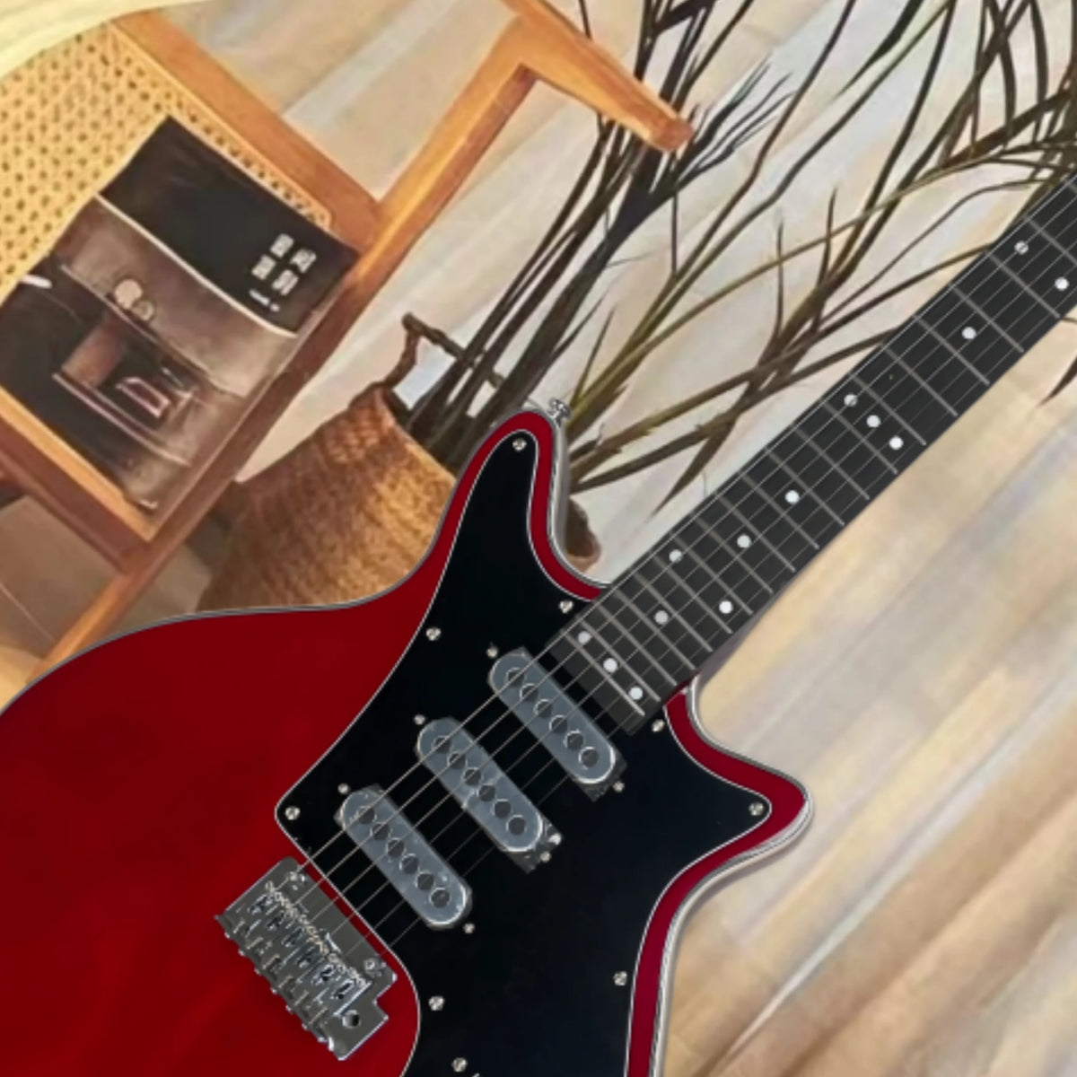 Guitarra eléctrica roja de 6 cuerdas con protector negro, pastillas SSS, guitarra de tono brillante y claro, guitarra eléctrica elegante y distintiva
