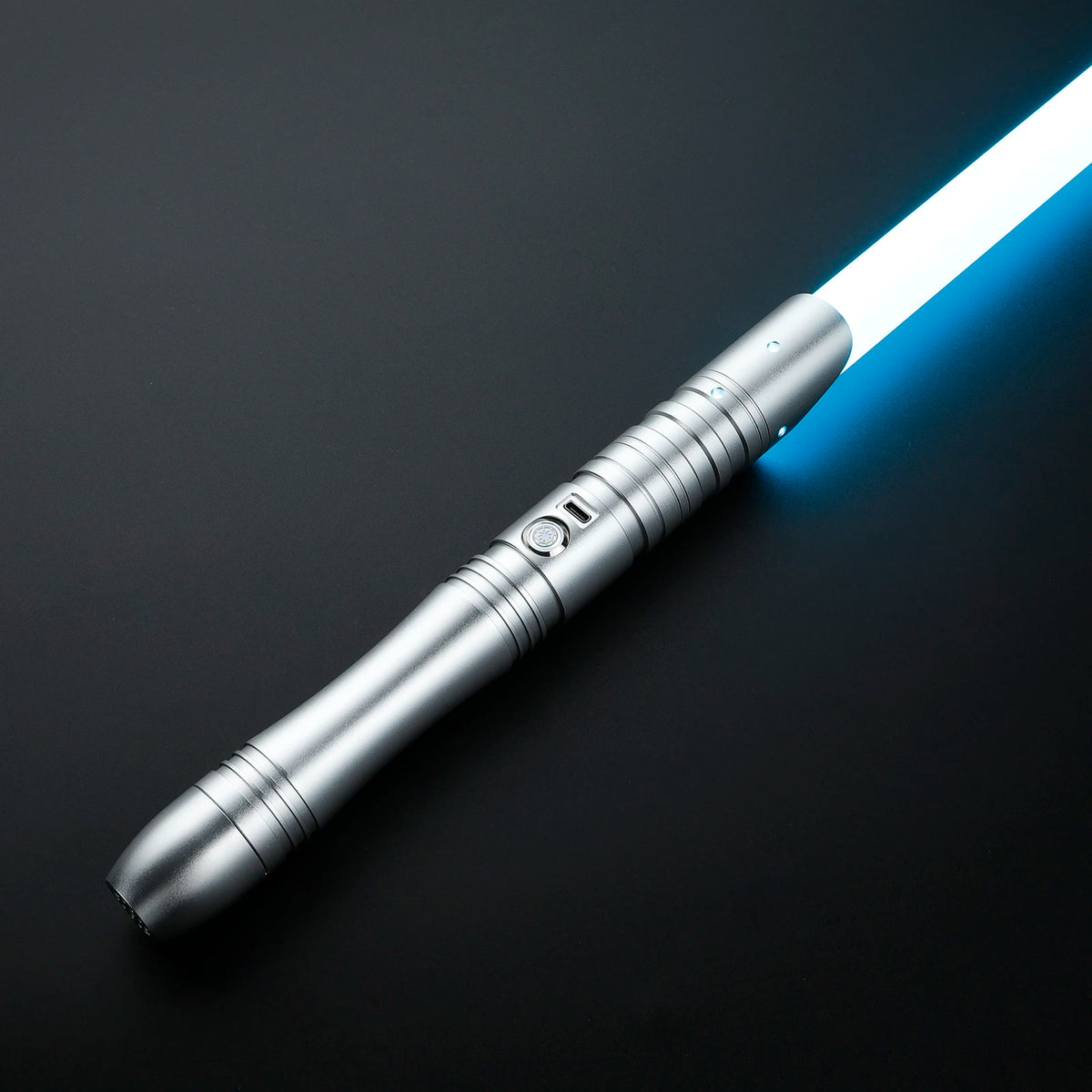 Sable de luz para duelo intenso DamienSaber Xeno3.0 con Bluetooth, swing fluido sensible, cambio de color infinito y 34 fuentes de sonido