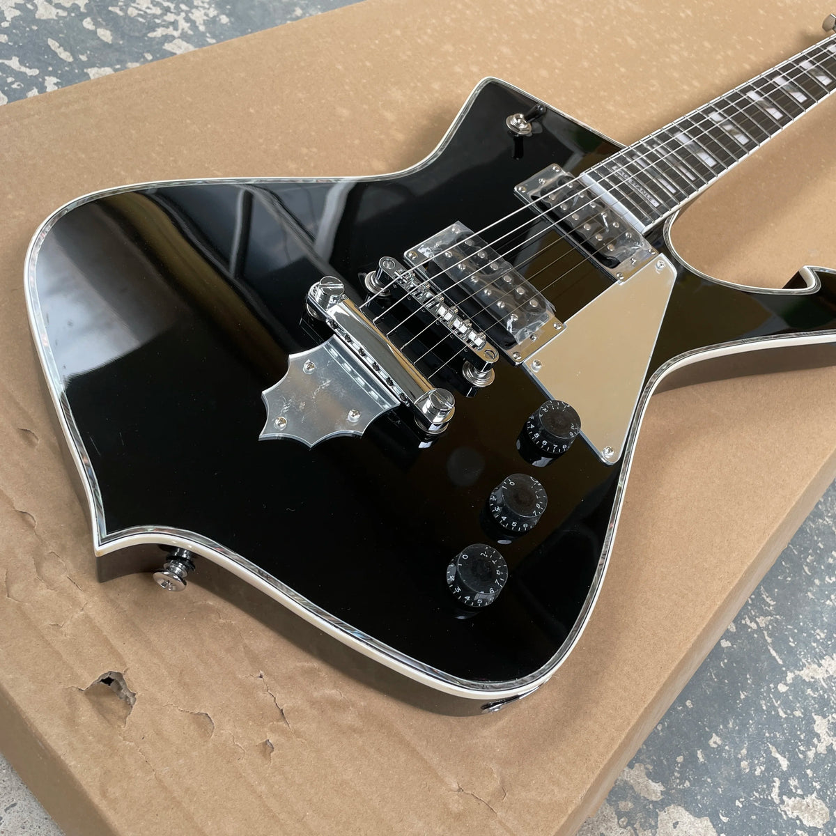 Guitarra eléctrica negra de alto brillo con pastillas HH de alto rendimiento – La elección ideal para principiantes y entusiastas del rock