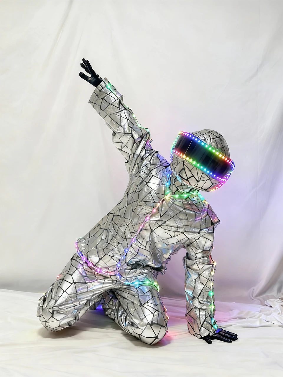 Traje de robot con iluminación LED, revestimiento de espejo, diseño geométrico, para espectáculos de DJ, bares y escenarios.
