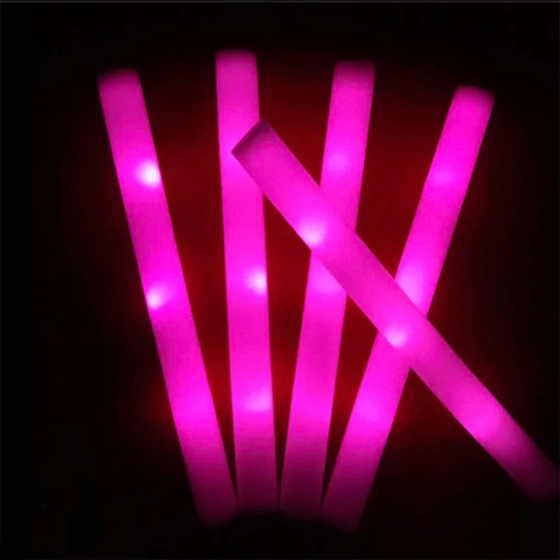 Paquete a granel de 20/30/40/60/80/100/120 unidades de varillas de espuma luminosas LED RGB para fiestas, decoración de bodas con luces de colores en la oscuridad.