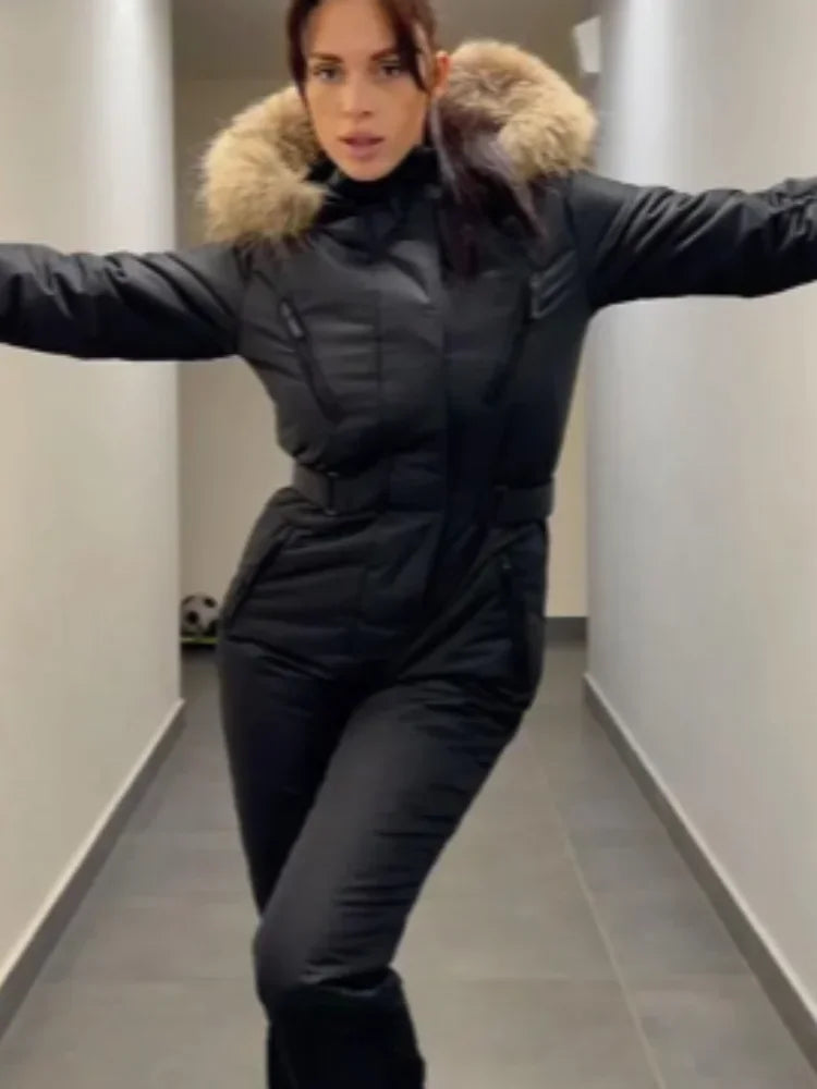 Traje de esquí con capucha y detalles de piel, cuello alto, resistente al viento, con cremallera y cinturón, mono de snowboard para mujer, ropa de esquí nueva para 2026.