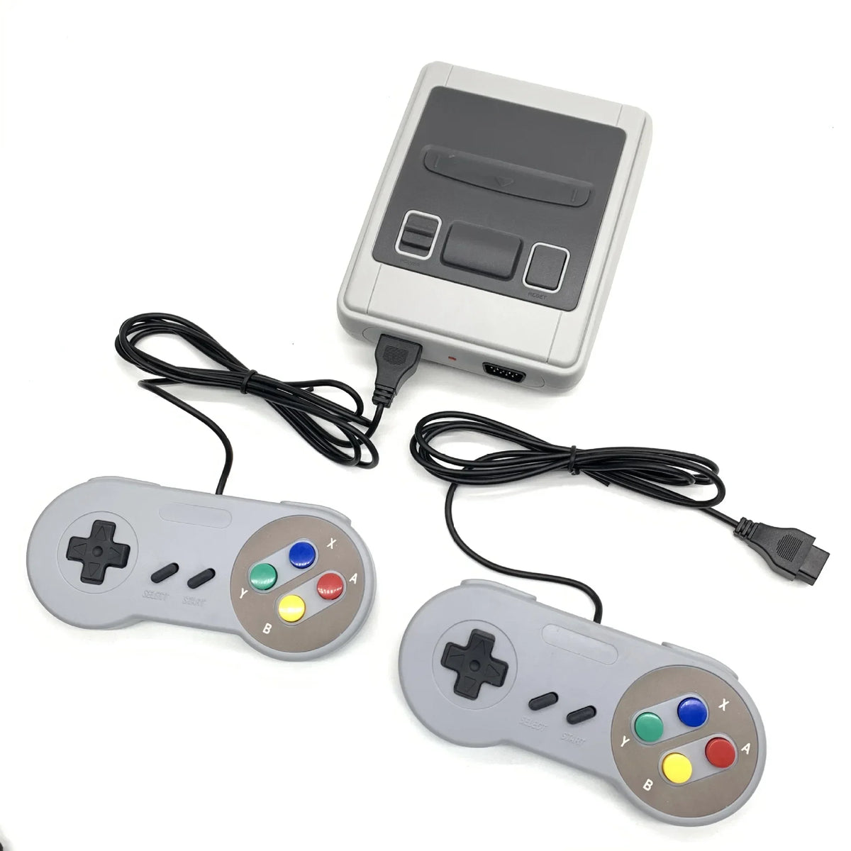 Consola retro blanca con ranura y dos mandos, con cables de conexión