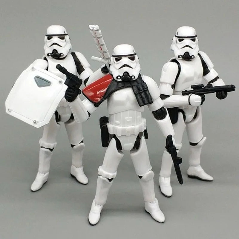 Figuras de soldados clon con blásteres; armadura blanca y capa roja, set de 3
