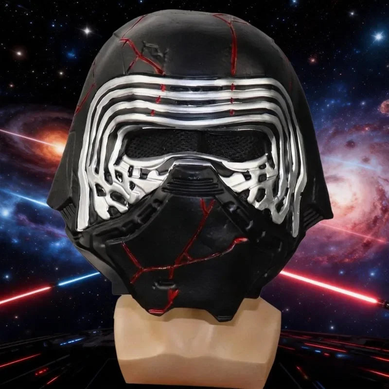 Casco de cosplay negro Kylo Ren con visor blanco y cicatrices rojas, acabado PVC